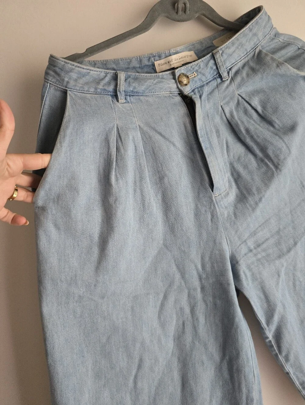 Anthro/ Pilcro Light Blue High-Rise Pleated Jeans Size 27